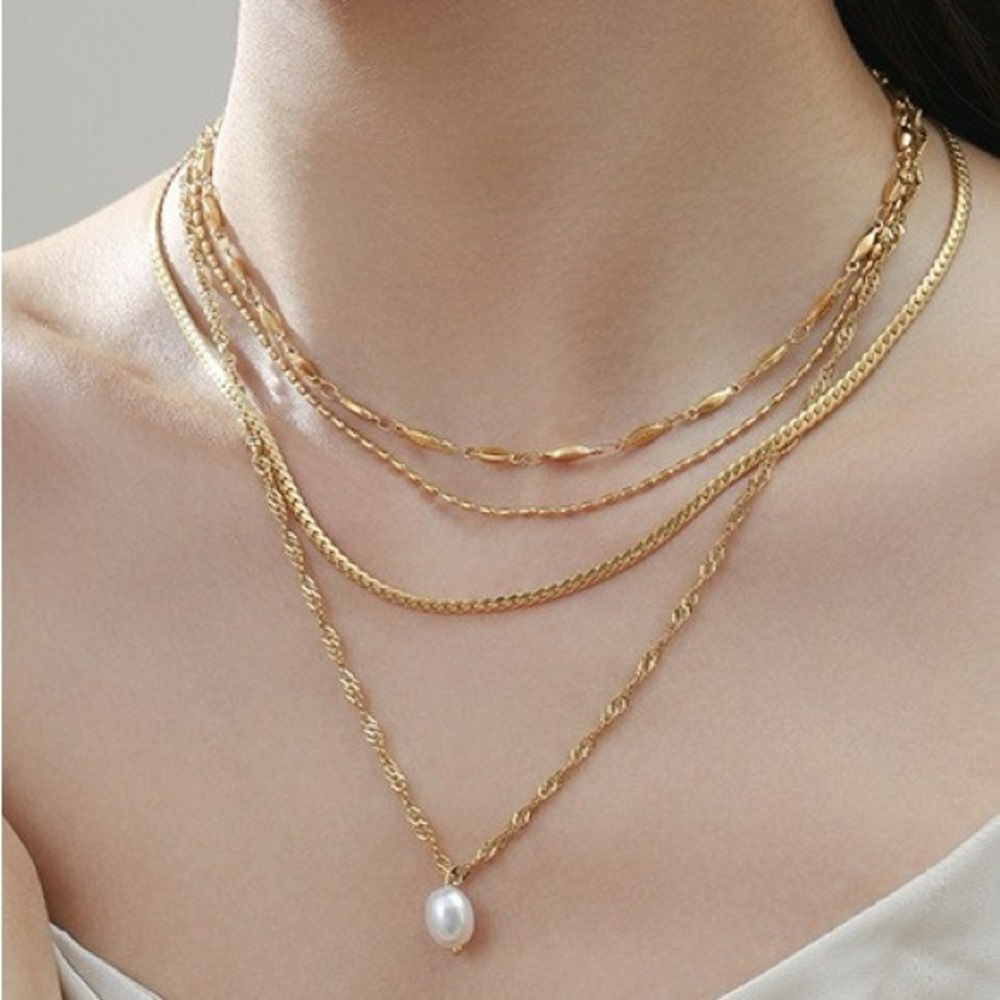 Gold Layered Necklace with Pearl (7209)